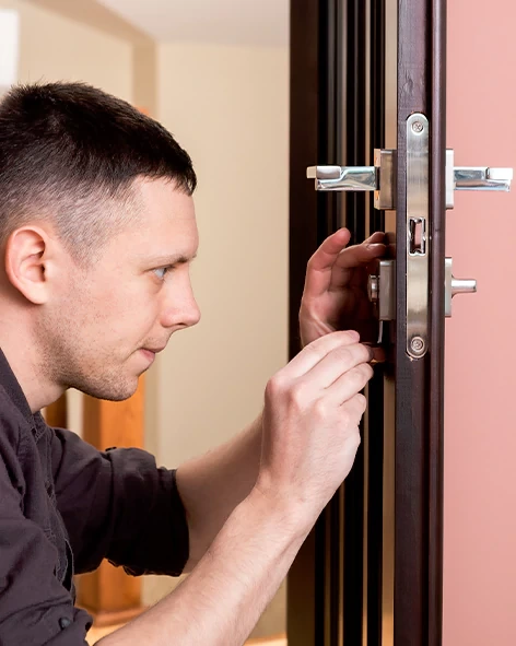 : Professional Locksmith For Commercial And Residential Locksmith Services in Lake Forest, CA